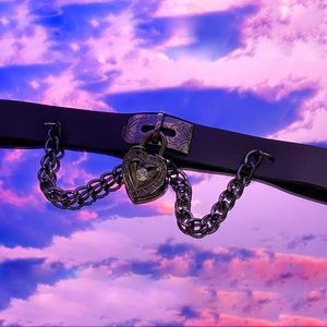 Gothic chain heart choker